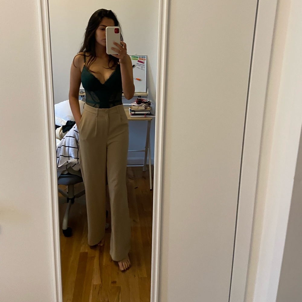 Chic Beige Pants Forever 21